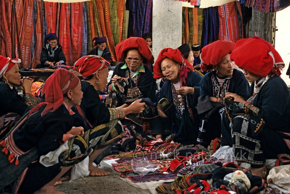 The Dao people in Sapa Vietnam have many traditional crafts with high cultural value such as silver carving, brocade embroidery