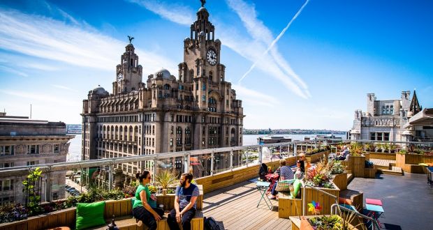 Liverpool Tourism - the beautiful English port city attracts tourists with museums with unique architecture, skyscrapers, unique cuisine and friendly, hospitable people. Let's "pocket" the experiences below to better understand this city.